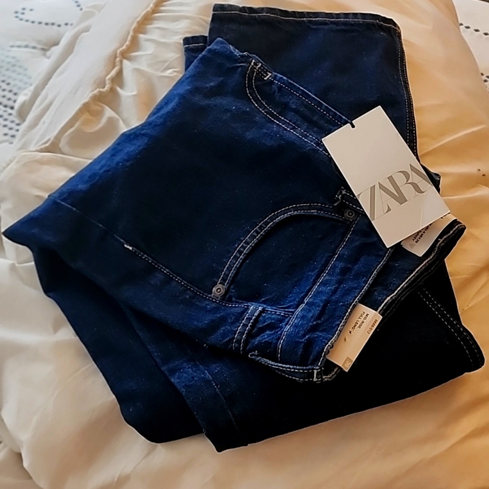 Close out sale only $ 22  Dark blue Straight Fit Mid rise Zara  Denim Jeans